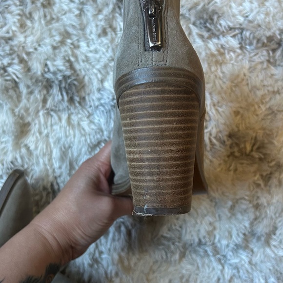 Vince Camuto Gigiettea Suede Bootie - Picture 7 of 8